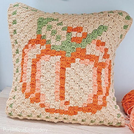 DIY cozy pumpkin pillow – perfect autumn crochet project