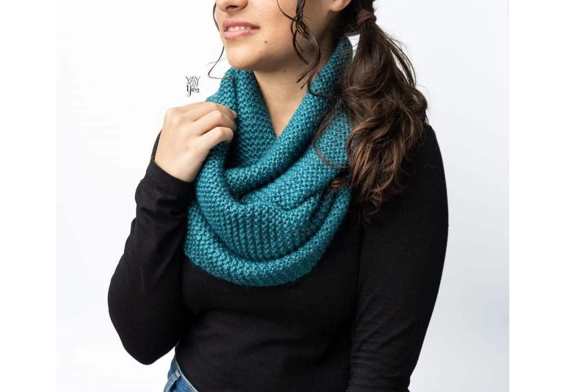 How to knit a scarf for beginners Crafts on display