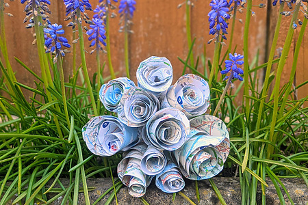 DIY swirl roses tutorial: easy paper flower craft for beginners