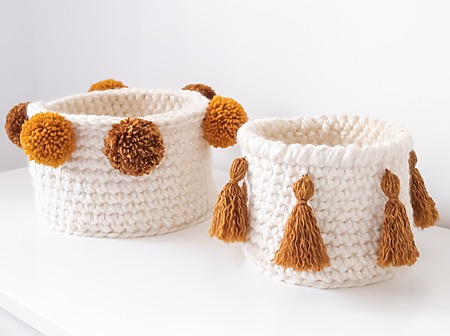 free boho basket crochet pattern with pompoms and tassels
