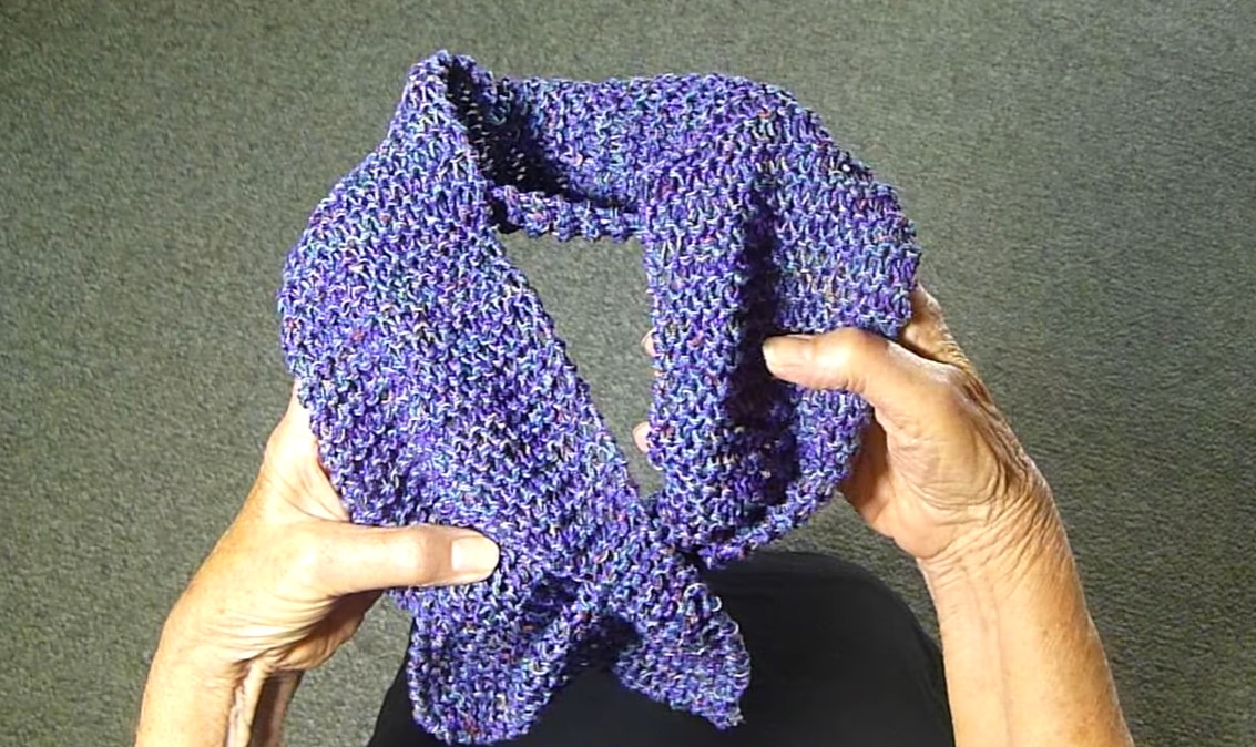 Free keyhole scarf pattern - Crafts on display