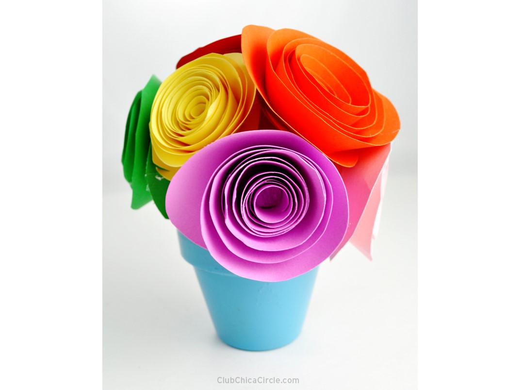 easy-paper-flowers-diy-tutorial-crafts-on-display