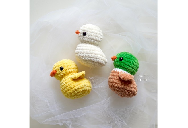 How to crochet a duck (free pattern) - Crafts on display