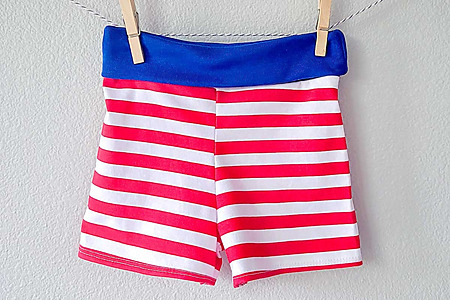 Girl’s knit play shorts free sewing pattern