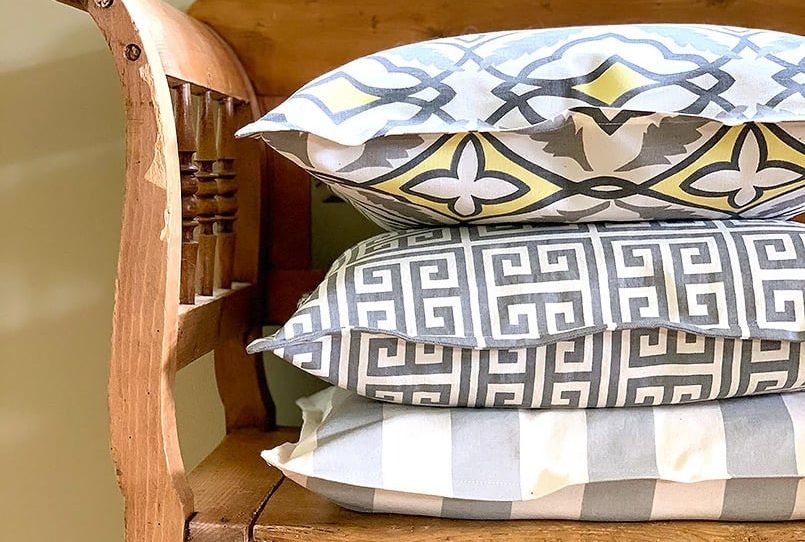 Easy DIY pillow cover tutorial Crafts on display