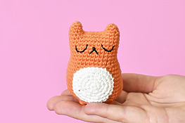 tiny cat amigurumi free pattern