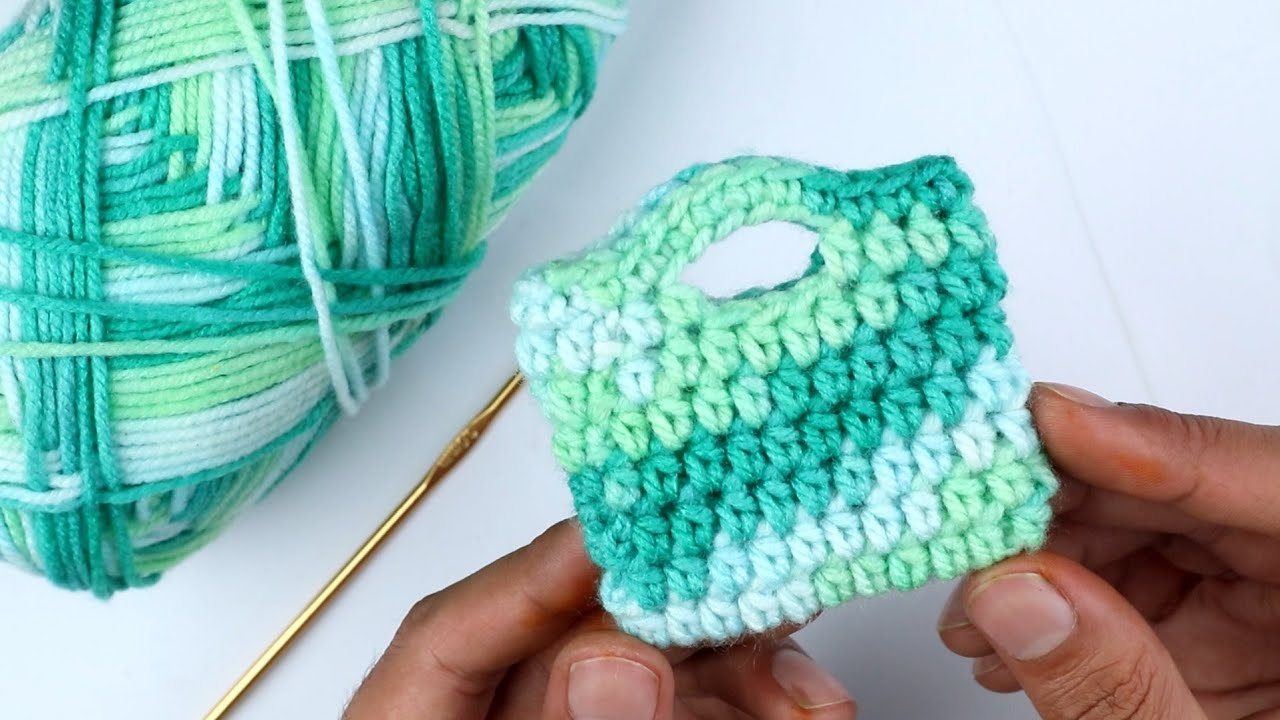 how-to-crochet-a-mini-bag-crafts-on-display