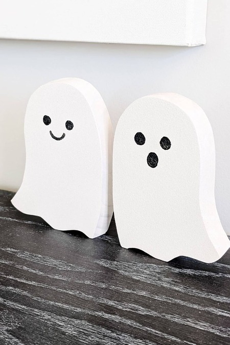 Easy DIY Ghosts for Halloween Decor