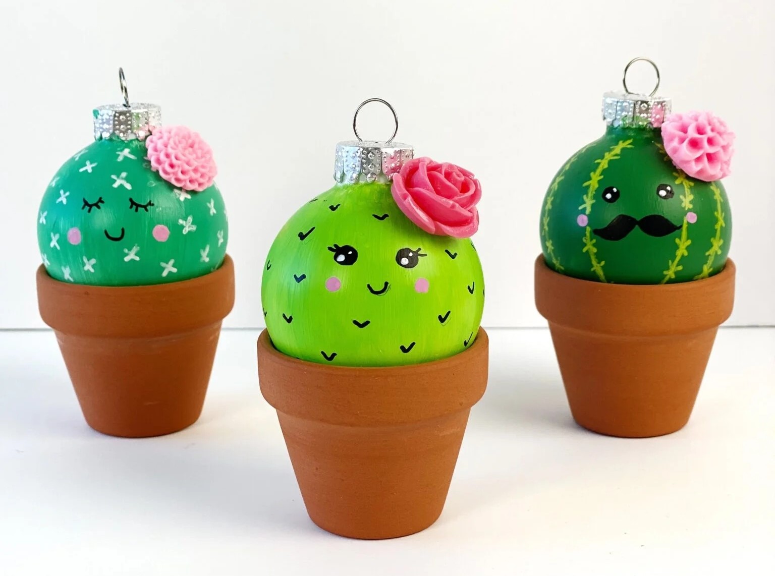 Christmas cactus ornament tutorial - Crafts on display