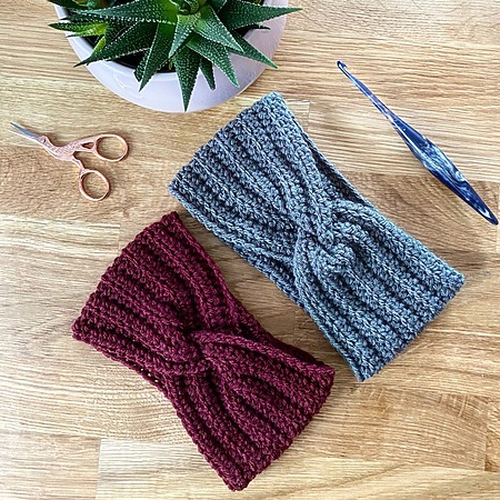 Stylish and simple crochet twist headband - great gift idea