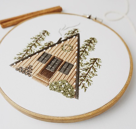 Winter cabin embroidery: free pattern