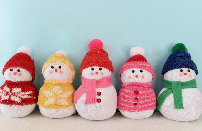 cute sock snowmen for Christmas