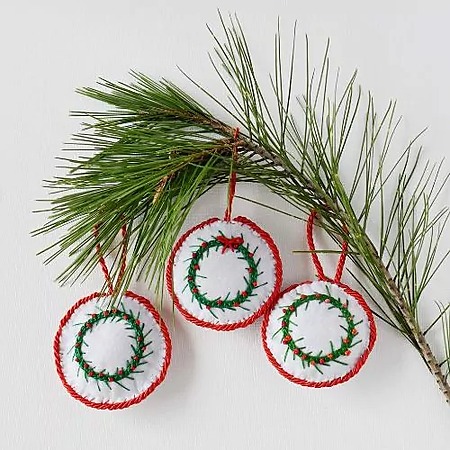 DIY felt Christmas ornaments with wreath embroidery