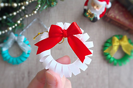 paper mini Christmas wreath, red and white