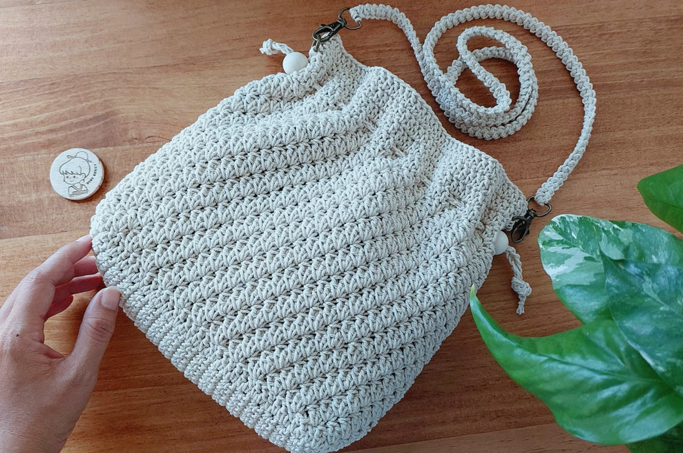 How to crochet a sling bag Crafts on display