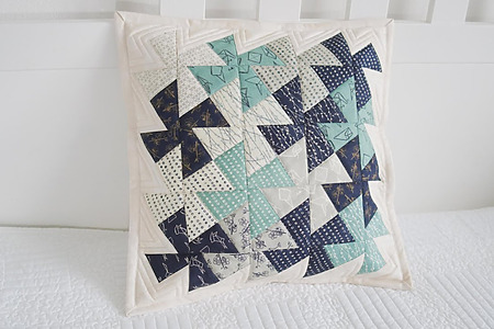 Pinwheel quilted pillow tutorial