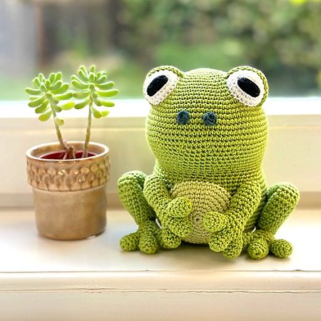 free frog amigurumi pattern and tutorial