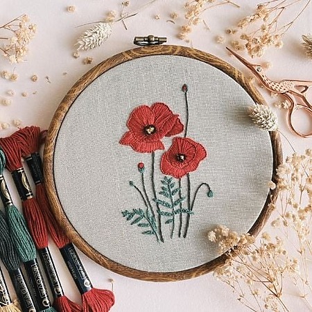 beautiful free red poppies embroidery pattern