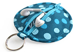 DIY Circle Zip Earbud Pouch