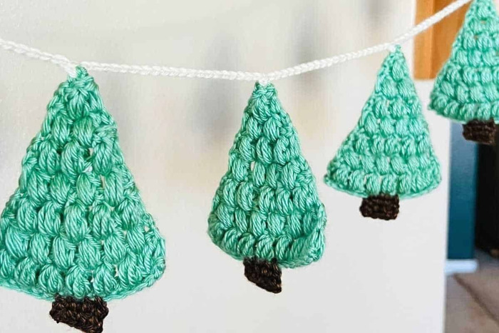 DIY Crochet Christmas Tree Garland