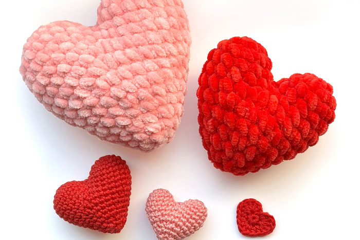 different crochet hearts - 3D hearts, applique hearts, big and small