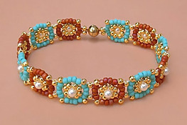 DIY vintage-style beaded bracelet with seed beads and pearls