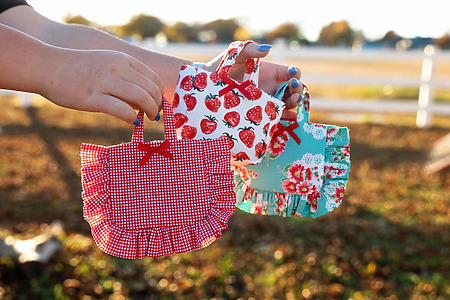 beginner-friendly mini tote sewing project with ruffle option
