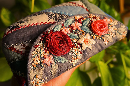 how to enhance fabric scrap projects with simple hand embroidery details