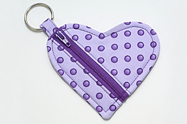 DIY heart-shaped zipper pouch for gifts and favors