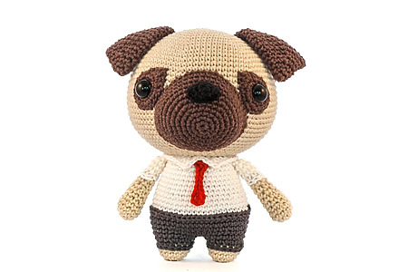 Crochet pug amigurumi: free pattern with polo shirt and tie