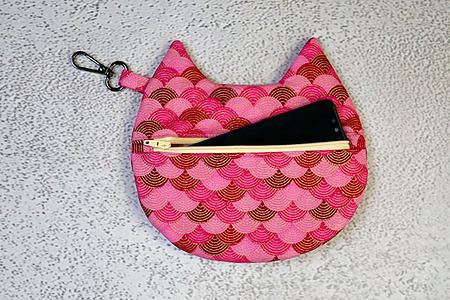 cat zipper pouch - free sewing pattern