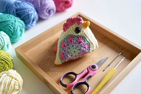 free crochet chicken pattern made from two granny squares