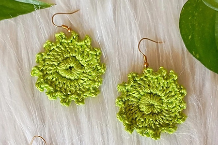 Gear Wheel Earrings - Free Crochet Pattern