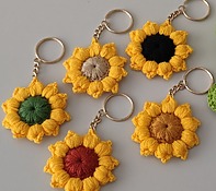 easy crochet sunflower keychain tutorial
