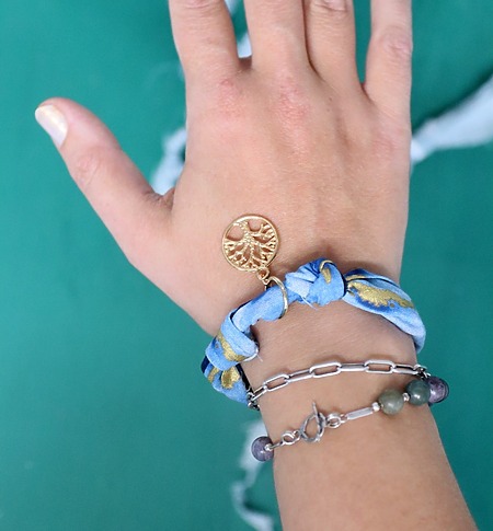 How to Make Bandana Bracelets - Beginner Tutorial