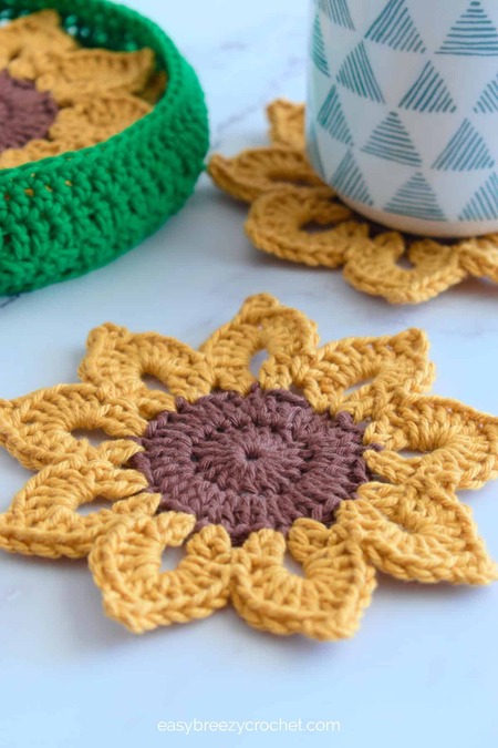 Easy Crochet Sunflower Coasters With Basket - Free Pattern