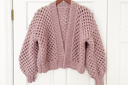 Knit an easy lace cardigan with any yarn – free pattern for spring and summer