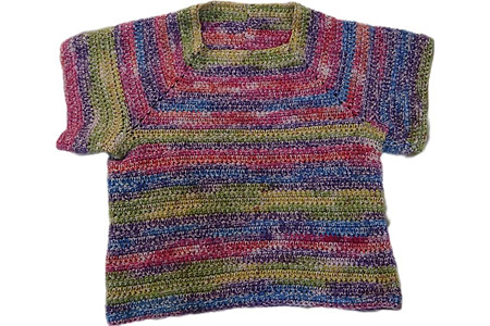 Easy no-sew crochet T-shirt tutorial with linked double crochet stitches – top-down and size adjustable