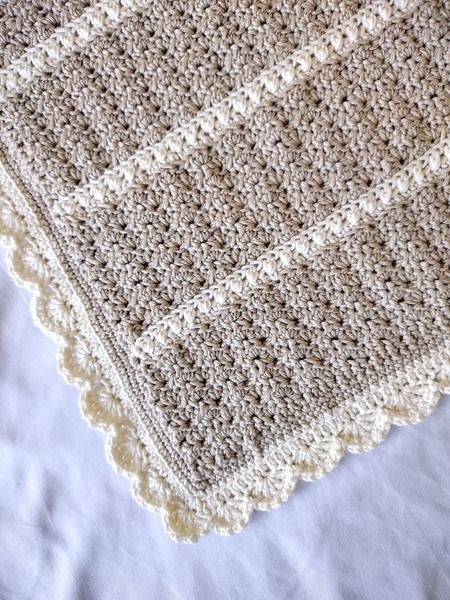 Free Aria baby blanket crochet pattern – simple and sweet design