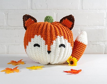 Crochet fox pumpkin for fall - free pattern and video tutorial