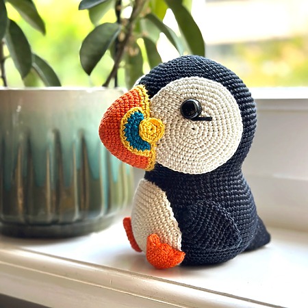 Free crochet puffin bird pattern – adorable sea parrot amigurumi