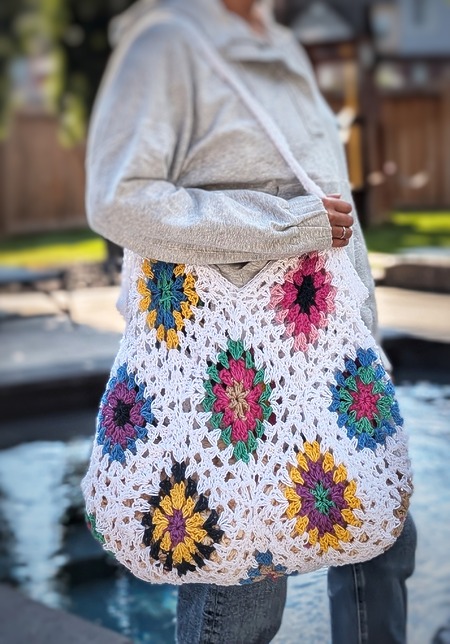 I Can Buy Myself Flowers Granny Square Bag: Free Pattern