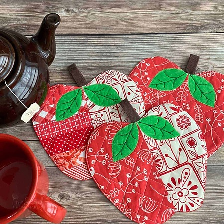 Easy quilted apple coasters tutorial