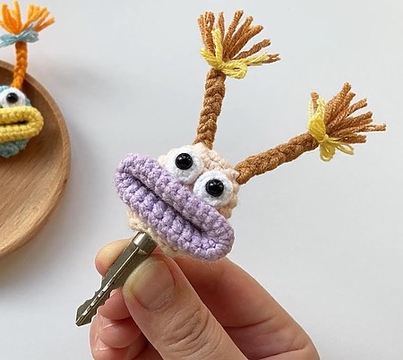 funny crochet key cover - free pattern