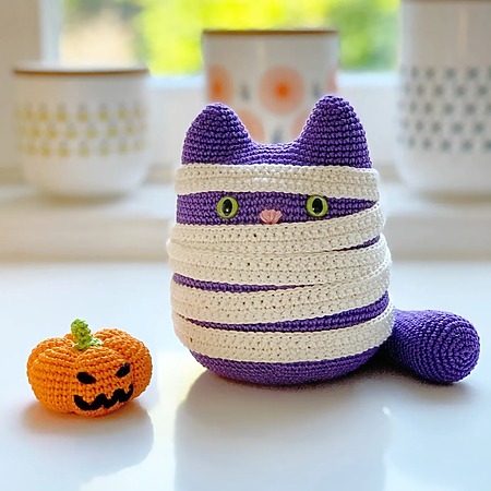 Free Kiki the Mummy Cat Crochet Pattern for Halloween