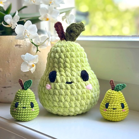 How to crochet a pear amigurumi - free crochet pattern