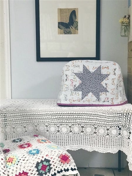 Easy Quilted Sewing Machine Cover with sawtooth star design - Free Pattern
