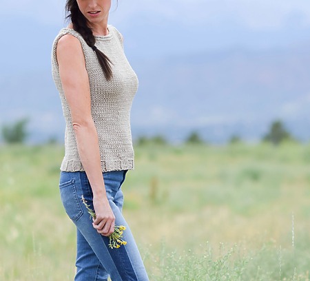 Free sleeveless sweater knitting pattern – quick DIY knit top