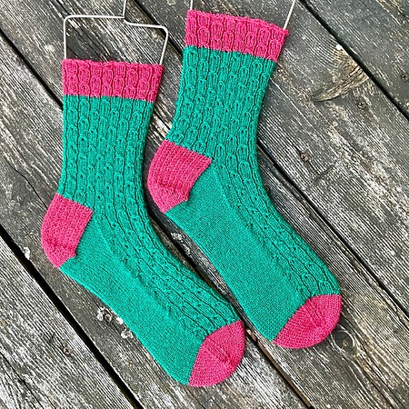 Free Christmas Cactus Sock Knitting Pattern