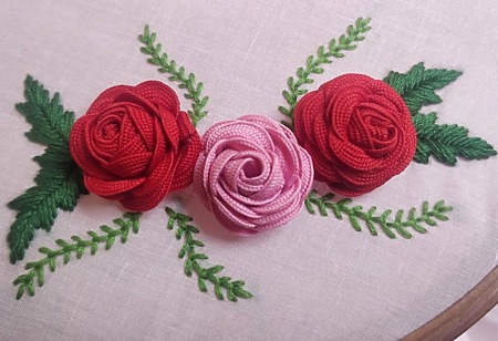 3D Ric Rac Rose Flower Embroidery Tutorial